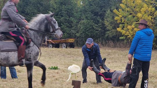 Hubertus w Horodyszczu po raz trzeci. Była gonitwa za lisem i zawody z konikami na patykach [GALERIA ZDJĘĆ]