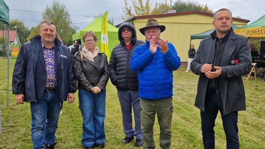 Hubertus w Horodyszczu po raz trzeci. Była gonitwa za lisem i zawody z konikami na patykach [GALERIA ZDJĘĆ]
