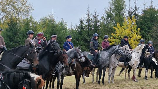 Hubertus w Horodyszczu po raz trzeci. Była gonitwa za lisem i zawody z konikami na patykach [GALERIA ZDJĘĆ]