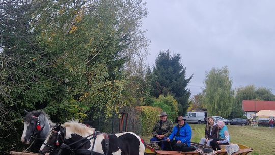 Hubertus w Horodyszczu po raz trzeci. Była gonitwa za lisem i zawody z konikami na patykach [GALERIA ZDJĘĆ]