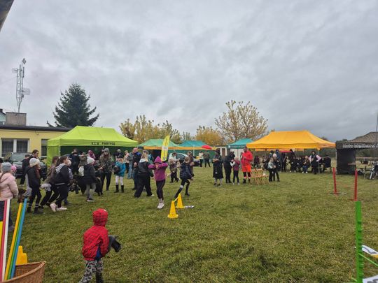 Hubertus w Horodyszczu po raz trzeci. Była gonitwa za lisem i zawody z konikami na patykach [GALERIA ZDJĘĆ]