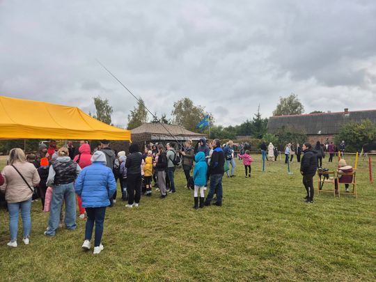 Hubertus w Horodyszczu po raz trzeci. Była gonitwa za lisem i zawody z konikami na patykach [GALERIA ZDJĘĆ]