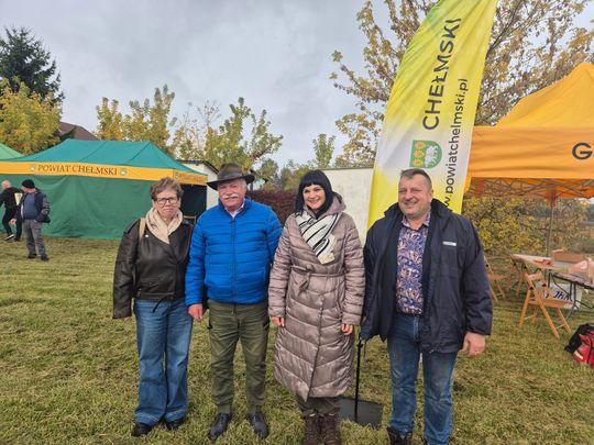 Hubertus w Horodyszczu po raz trzeci. Była gonitwa za lisem i zawody z konikami na patykach [GALERIA ZDJĘĆ]