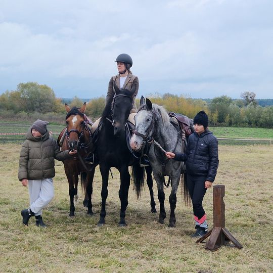 Hubertus w Horodyszczu po raz trzeci. Była gonitwa za lisem i zawody z konikami na patykach [GALERIA ZDJĘĆ]