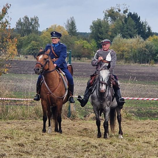 Hubertus w Horodyszczu po raz trzeci. Była gonitwa za lisem i zawody z konikami na patykach [GALERIA ZDJĘĆ]