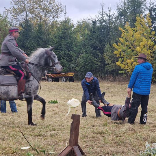 Hubertus w Horodyszczu po raz trzeci. Była gonitwa za lisem i zawody z konikami na patykach [GALERIA ZDJĘĆ]