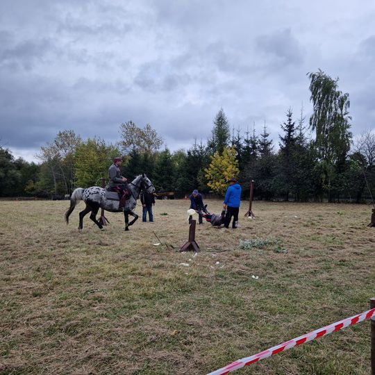 Hubertus w Horodyszczu po raz trzeci. Była gonitwa za lisem i zawody z konikami na patykach [GALERIA ZDJĘĆ]