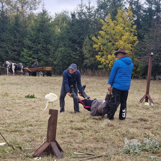 Hubertus w Horodyszczu po raz trzeci. Była gonitwa za lisem i zawody z konikami na patykach [GALERIA ZDJĘĆ]