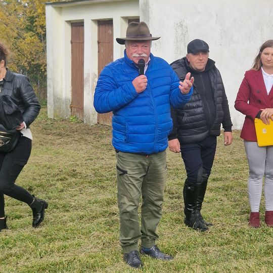 Hubertus w Horodyszczu po raz trzeci. Była gonitwa za lisem i zawody z konikami na patykach [GALERIA ZDJĘĆ]