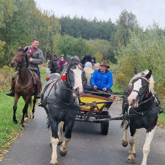 Hubertus w Horodyszczu po raz trzeci. Była gonitwa za lisem i zawody z konikami na patykach [GALERIA ZDJĘĆ]