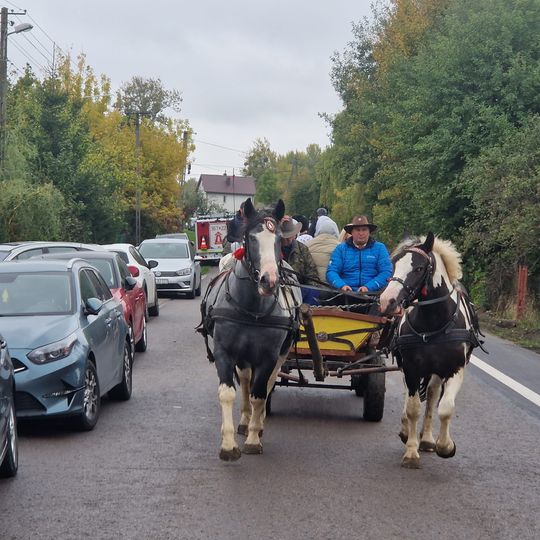Hubertus w Horodyszczu po raz trzeci. Była gonitwa za lisem i zawody z konikami na patykach [GALERIA ZDJĘĆ]