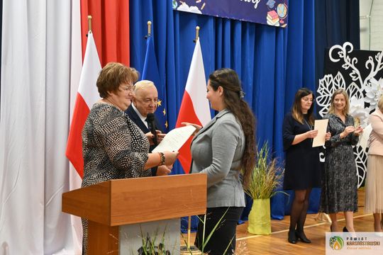 Pow. krasnostawski. Dzień Edukacji Narodowej w „Zetce” – czas podziękowań i wyróżnień [ZDJĘCIA]