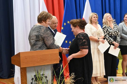Pow. krasnostawski. Dzień Edukacji Narodowej w „Zetce” – czas podziękowań i wyróżnień [ZDJĘCIA]