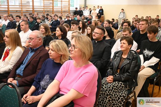 Pow. krasnostawski. Dzień Edukacji Narodowej w „Zetce” – czas podziękowań i wyróżnień [ZDJĘCIA]