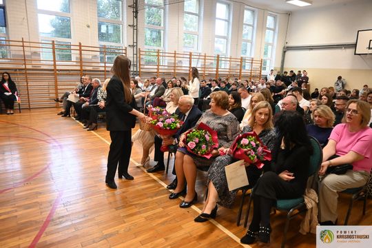 Pow. krasnostawski. Dzień Edukacji Narodowej w „Zetce” – czas podziękowań i wyróżnień [ZDJĘCIA]