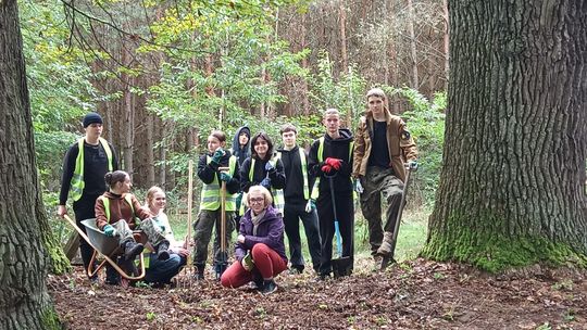 Pow. włodawski. Porządkowali cmentarze w Żdżarce i Lucie [GALERIA ZDJĘĆ]