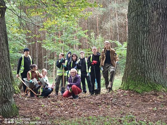 Pow. włodawski. Porządkowali cmentarze w Żdżarce i Lucie