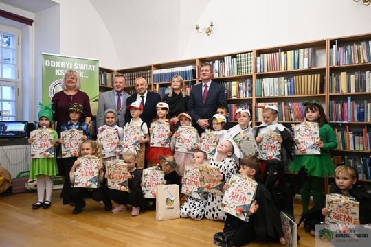 Pow. krasnostawski. Noc Bibliotek – spotkanie z kulturą, sztuką i pasją