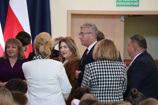 Mieszkańcy Tomaszowa Lubelskiego w oczekiwaniu na Karola Nawrockiego [ZDJĘCIA]