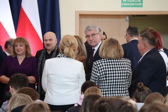 Mieszkańcy Tomaszowa Lubelskiego w oczekiwaniu na Karola Nawrockiego [ZDJĘCIA]