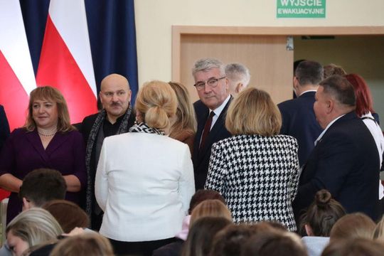 Mieszkańcy Tomaszowa Lubelskiego w oczekiwaniu na Karola Nawrockiego [ZDJĘCIA]