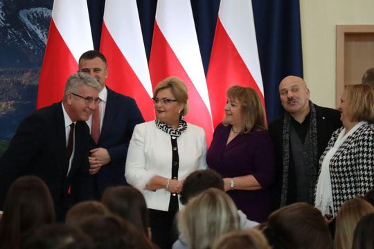 Mieszkańcy Tomaszowa Lubelskiego w oczekiwaniu na Karola Nawrockiego [ZDJĘCIA]