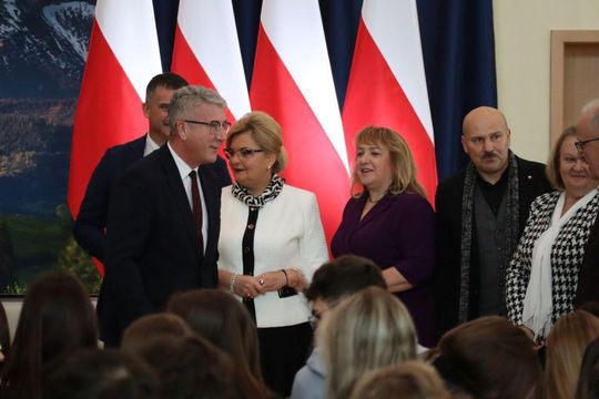 Mieszkańcy Tomaszowa Lubelskiego w oczekiwaniu na Karola Nawrockiego [ZDJĘCIA]