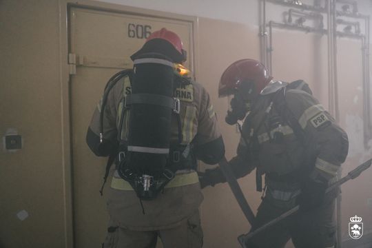 Pożar w celi i agresywni osadzeni – ćwiczenia służb w chełmskim więzieniu [ZDJĘCIA]