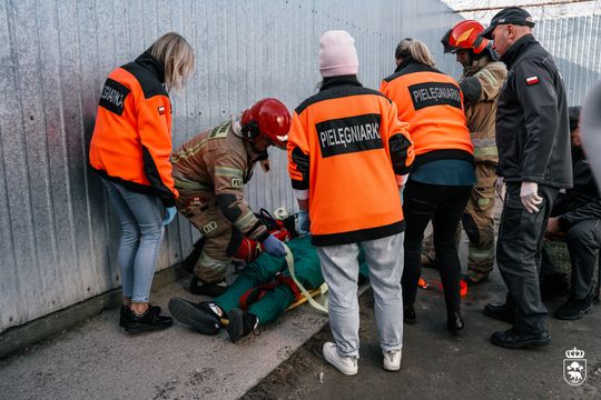 Pożar w celi i agresywni osadzeni – ćwiczenia służb w chełmskim więzieniu [ZDJĘCIA]