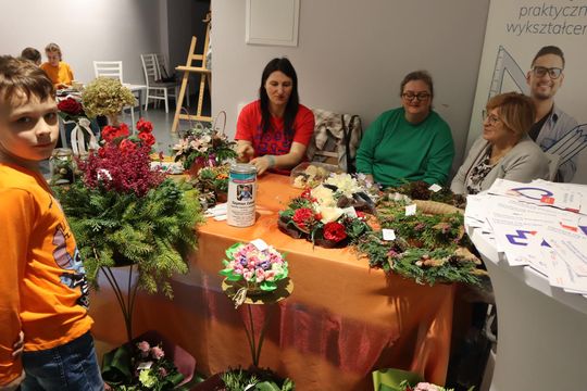 „Jesienna herbatka z Szymonem” – ciepło serc w Hucie Kultury [GALERIA ZDJĘĆ]