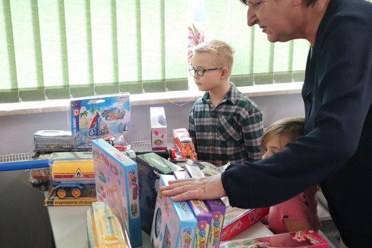 „Jesienna herbatka z Szymonem” – ciepło serc w Hucie Kultury [GALERIA ZDJĘĆ]