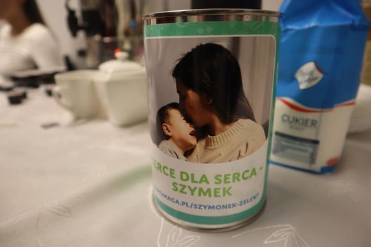 „Jesienna herbatka z Szymonem” – ciepło serc w Hucie Kultury [GALERIA ZDJĘĆ]