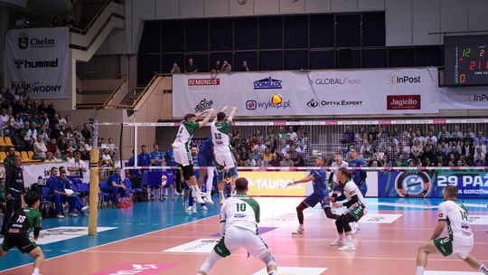 Siatkarze InPostu ChKS Chełm  3:2 (14:25, 25:22, 25:22, 8:25, 15:13) pokonali Cuprum Stilon Gorzów.