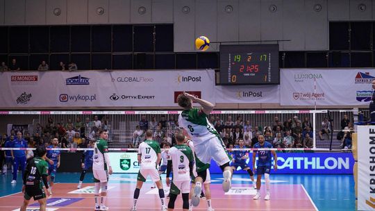 Siatkarze InPostu ChKS Chełm  3:2 (14:25, 25:22, 25:22, 8:25, 15:13) pokonali Cuprum Stilon Gorzów.