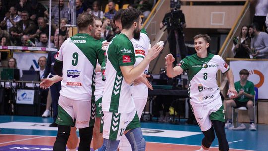 Siatkarze InPostu ChKS Chełm  3:2 (14:25, 25:22, 25:22, 8:25, 15:13) pokonali Cuprum Stilon Gorzów.