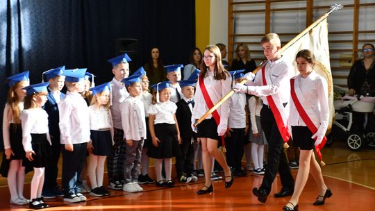 Krasnystaw. Pasowanie pierwszoklasistów w „Jedynce” [GALERIA ZDJĘĆ]