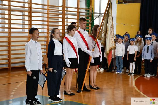 Krasnystaw. Pasowanie pierwszoklasistów w „Jedynce” [GALERIA ZDJĘĆ]