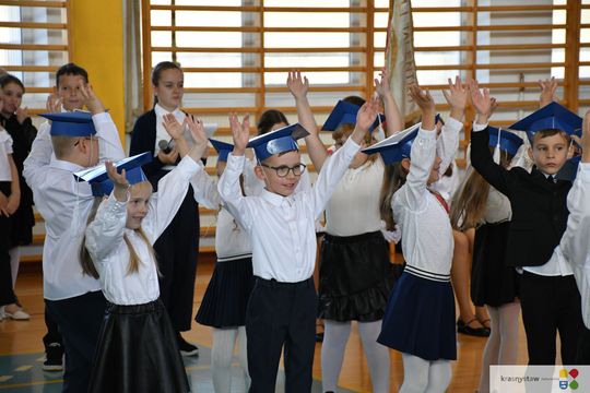 Krasnystaw. Pasowanie pierwszoklasistów w „Jedynce” [GALERIA ZDJĘĆ]