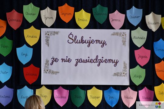 Krasnystaw. Pasowanie pierwszoklasistów w „Jedynce” [GALERIA ZDJĘĆ]