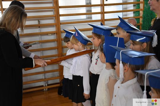 Krasnystaw. Pasowanie pierwszoklasistów w „Jedynce” [GALERIA ZDJĘĆ]