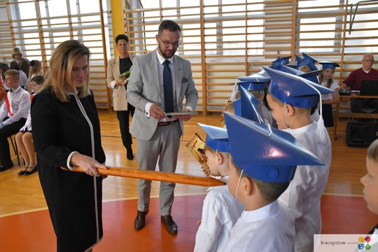 Krasnystaw. Pasowanie pierwszoklasistów w „Jedynce” [GALERIA ZDJĘĆ]
