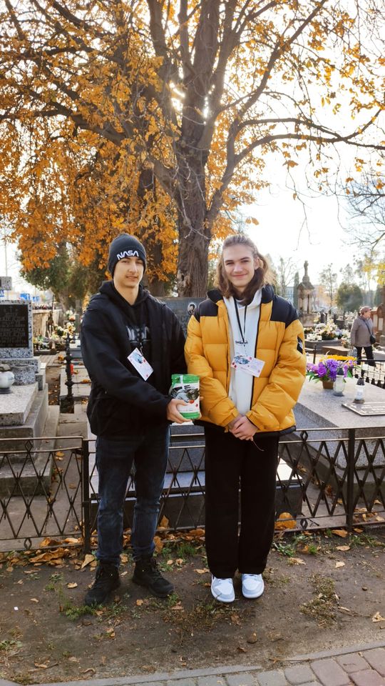 Chełm. Kwesta na chełmskich cmentarzach na renowację historycznych nagrobków [GALERIA ZDJĘĆ]