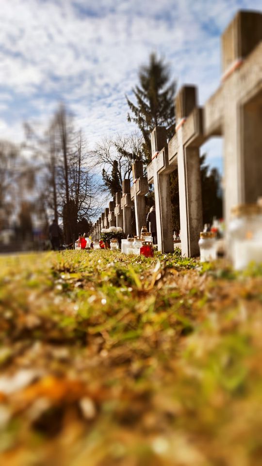 Chełm. Kwesta na chełmskich cmentarzach na renowację historycznych nagrobków [GALERIA ZDJĘĆ]