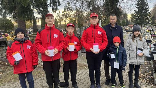 Rekordowe kwesty na cmentarzach w powiecie włodawskim – ponad 36 tysięcy złotych na ratowanie zabytkowych nagrobków [ZDJĘCIA]