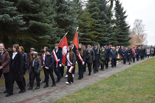 Mieszkańcy Fajsławic uczcili Narodowe Święto Niepodległości [GALERIA ZDJĘĆ] 