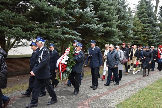Mieszkańcy Fajsławic uczcili Narodowe Święto Niepodległości [GALERIA ZDJĘĆ] 