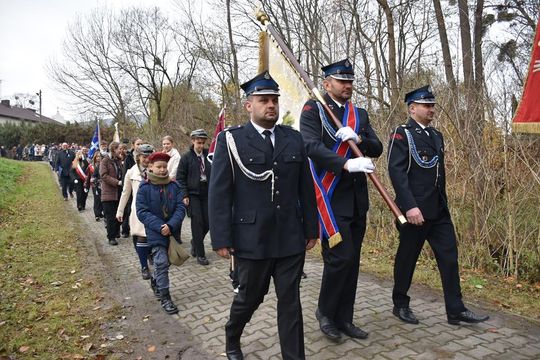 Mieszkańcy Fajsławic uczcili Narodowe Święto Niepodległości [GALERIA ZDJĘĆ] 