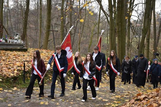 Mieszkańcy Fajsławic uczcili Narodowe Święto Niepodległości [GALERIA ZDJĘĆ] 
