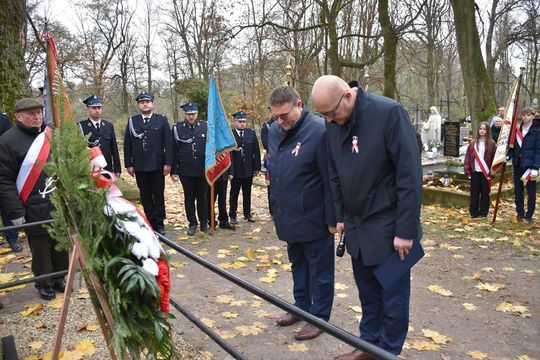 Mieszkańcy Fajsławic uczcili Narodowe Święto Niepodległości [GALERIA ZDJĘĆ] 