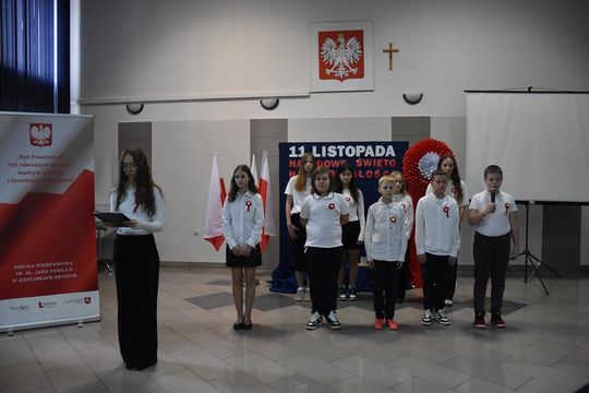 Mieszkańcy Fajsławic uczcili Narodowe Święto Niepodległości [GALERIA ZDJĘĆ] 